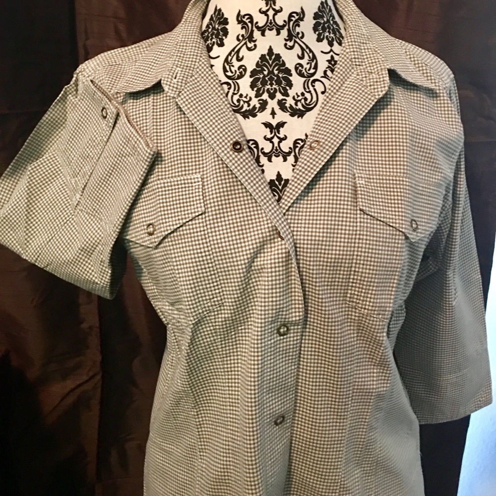 Liz Claiborne 3/4 sleeve button down blouse nwot